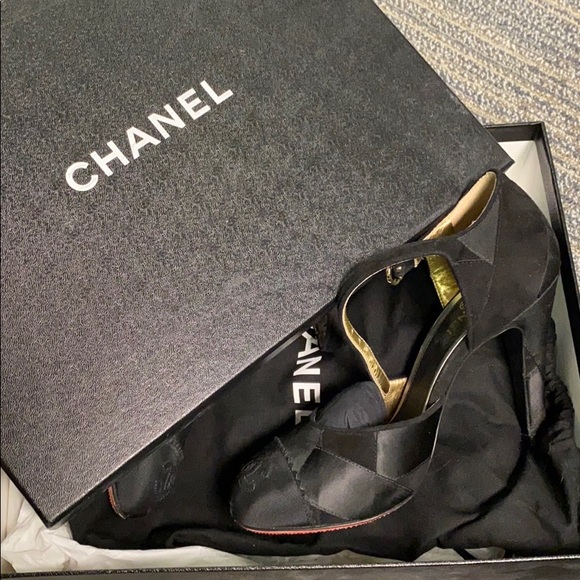Gorgeous Chanel Heels - Picture 1 of 9
